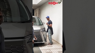 Hrithik Roshan briefly WAVES to the paps as spotted in the city  #hrithikroshan #shorts
