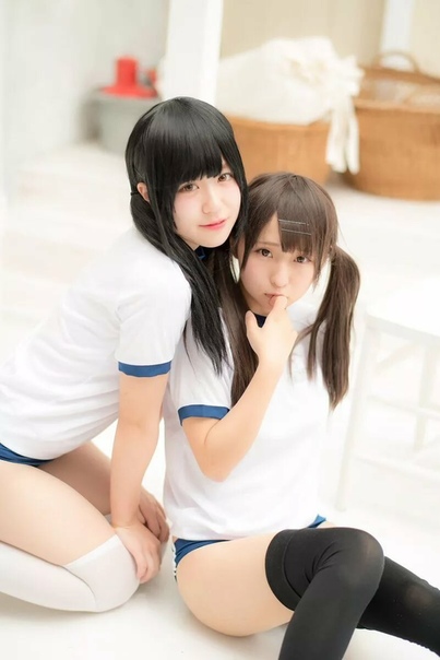 Schoolgirl tribbing petite first time