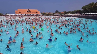Siam Park artificial wave ! Tenerife Water Park 4K Ultra HD