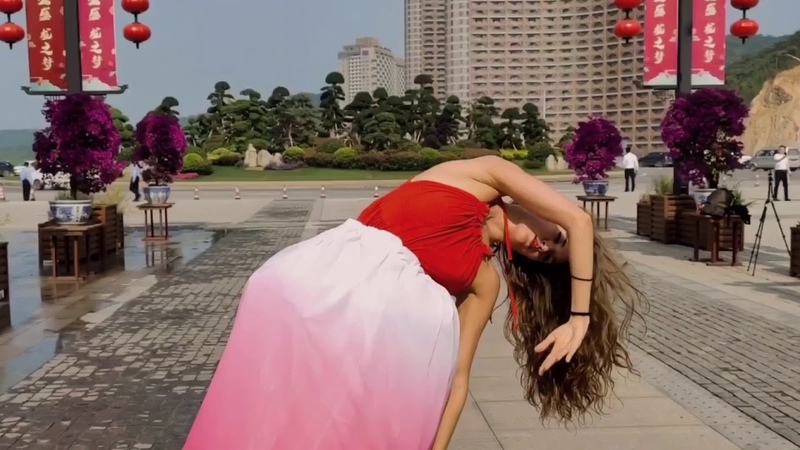 Afrodita Half Sphere balance by Martina Dondero ( Meditation from Thais) Weeble wobble