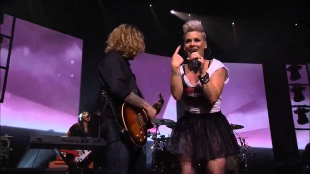 P NK Live 2012 Full
