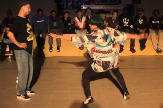 YOSHIE vs GUCCHON FINAL FREESTYLE / SDCJ 2015 STREET DANCE CAMP JAPAN