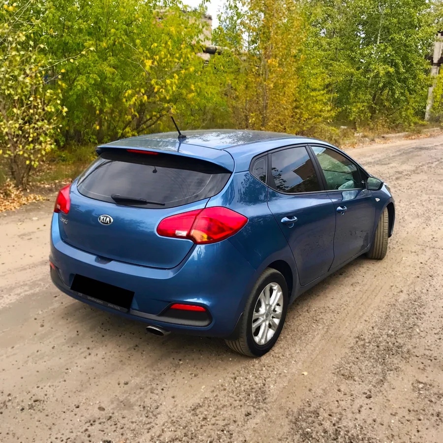 Купить б/у Kia Ceed II 1.6 AT (129 л.с.) бензин автомат в Старой Купавне: синий