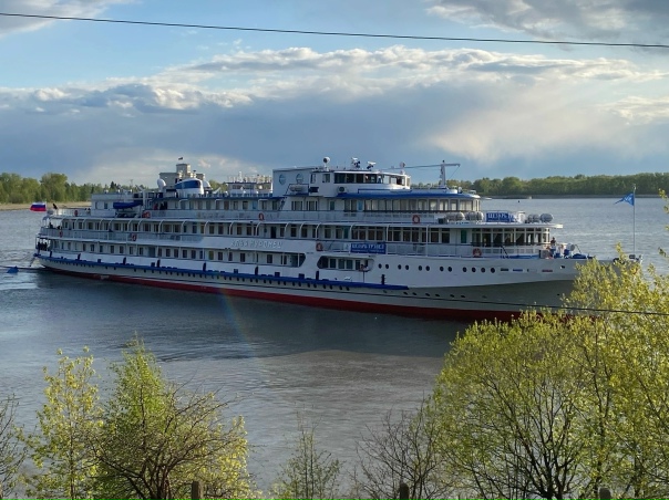 Аренда теплохода в Нижнем Новгороде Цены на прокат речных теплоходов для прогулк