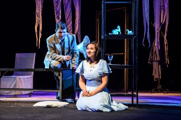 стеклянный зверинец малкович. лаура стеклянный зверинец. спектакль стеклянный зверинец в театре у никитских ворот. стеклянный зверинец фильм 1987. стеклянный зверинец афиша.