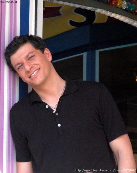 Patrizio Buanne OqIMU1sAKIQ